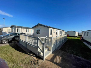 8 BERTH Deluxe caravan PALM GROVE 142 GOLDEN PALM CHAPEL ST LEONARDS